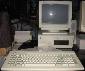 This is a Leading Edge computer. My father had this one. An earlier version than the 8088 that I was using.